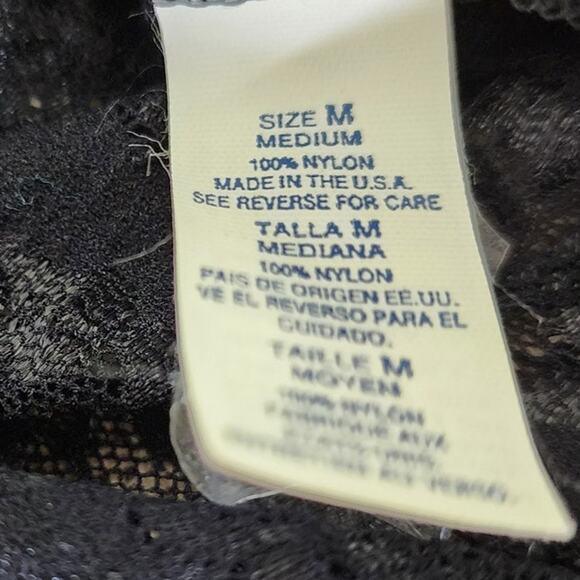 Christies Vintage Black Lace Short Sleeved Scooped Neck Top NWT Women's Size Med - Picture 9 of 10